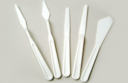 Plastic palette knife set